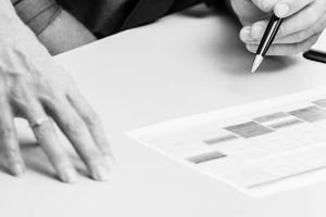 蓄電池的內(nèi)阻，值越大越好，還是越小越好？